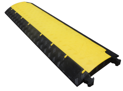 BOA-35-3    Kabelbrug . Kleur zwart met gele deksel . Voor het doorlaten van VRACHTWAGENS