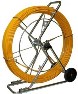 FV5-09-40  Ø NAALD 9,0 mm .Glasvezelnaalden zijn de meest efficiënte manier om kabels of trekkoorden in ondergrondse leidingen te trekken. Haspel lengte 40mtr