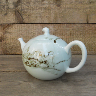 Blue Shanghai White <br />Underglazed Red grote theepot</p>