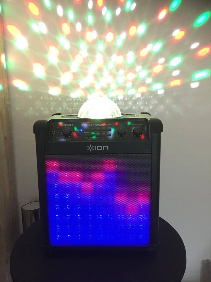 Soundbox met lichtshow op bluetooth huren