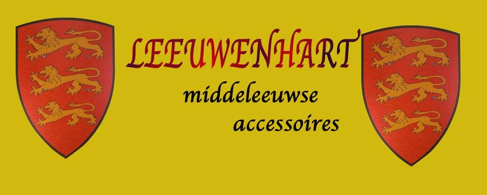 middeleeuwse accessiores, haarspelden, sieraden, kleding accessoires